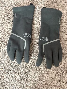 The North Face Gray Women's Fleece Gloves- M/M